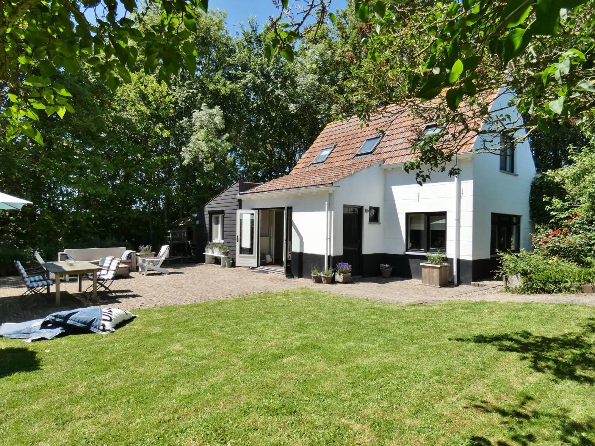 Vakantiehuis Op Unieke Locatie Groede